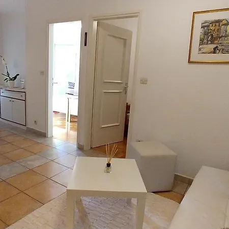 Anuta Apartman *